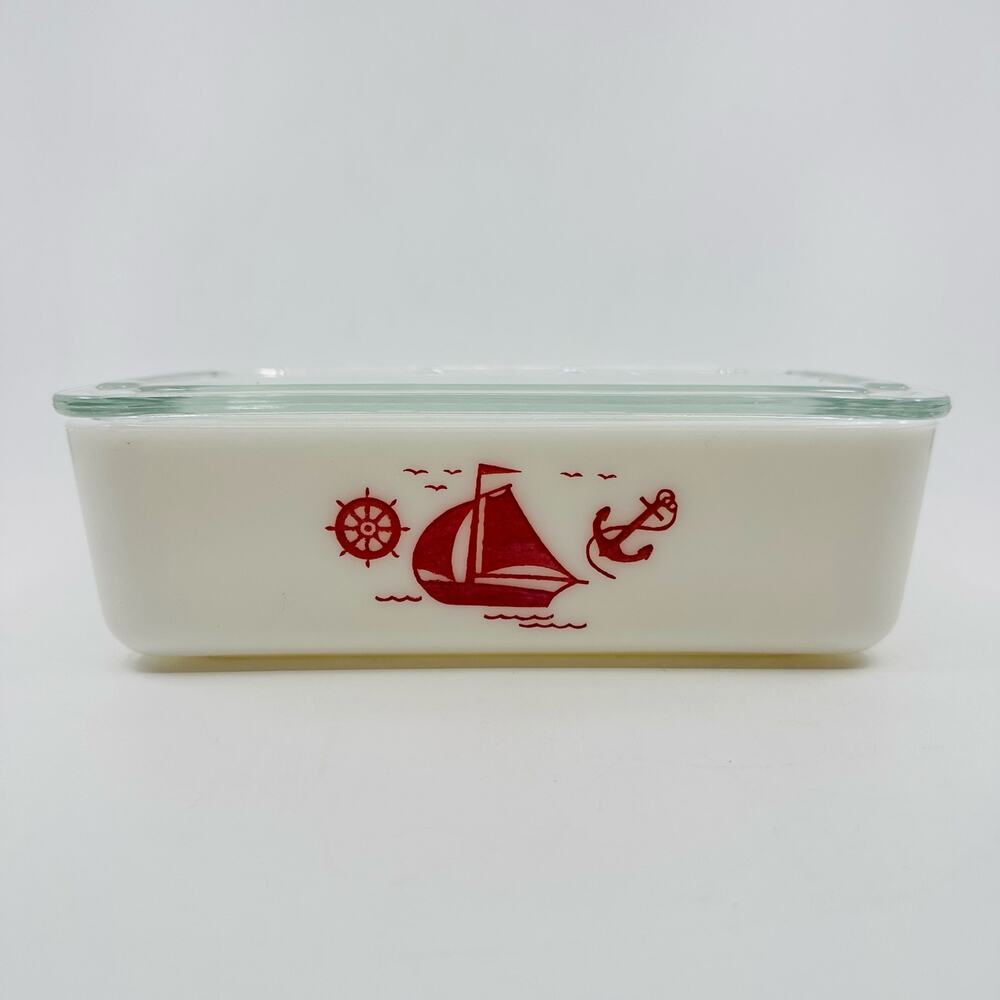 Vtg Mc Kee Red Sail White Milk Glass Refrigerator Dish w/Lid Container Bakeware